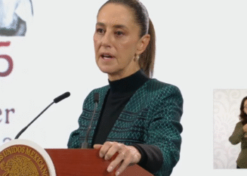 Tras el asesinato del alcalde de Uruapan, el gobierno federal lanza una nueva estrategia para Michoacán. La presidenta Claudia Sheinbaum anuncia un plan de seguridad