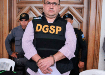 Jueza niega la liberación anticipada de Javier Duarte; seguirá preso hasta 2026 por procesos pendientes.