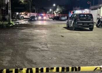 Terror en Corales: Ejecutan a balazos a pareja dentro de una tienda