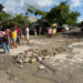 Vecinos de la Región 226 bloquean calle en Cancún por baches tras las lluvias