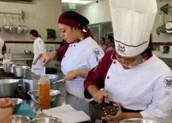 Fuga de gas en Universidad Vizcaya de Chetumal deja 20 intoxicados