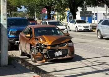 Mareo tras consulta médica provoca fuerte accidente vial en Chetumal