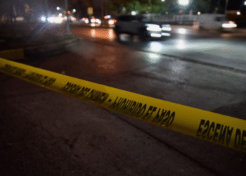 Procesan en Baja California a tres hombres por colocar una narcomanta y una cabeza humana en Mexicali