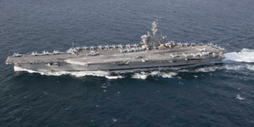 Derriban dron iraní cerca de portaaviones de EE.UU. en medio de tensión con Teherán