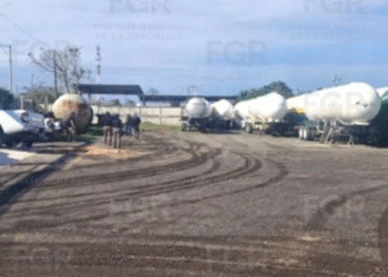 Golpe al huachicol en Veracruz: aseguran más de 82 mil litros de combustible en Minatitlán