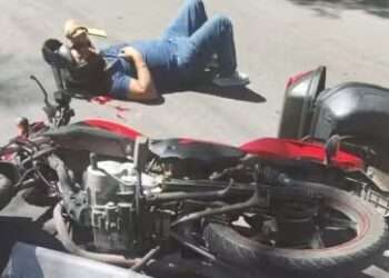 Motociclista lesionado tras derrape en Boulevard Bahía de Chetumal cerca de la Mega Escultura