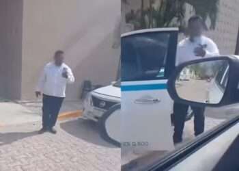 Taxistas intimidan a conductor de aplicación en Playa del Carmen