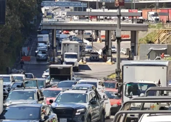 Transportistas colapsan accesos a la CDMX; Gobierno federal rechaza motivos