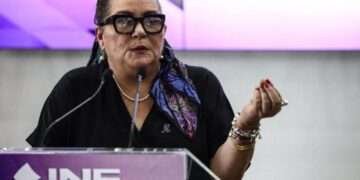 El INE niega favoritismos, pero admite vínculos con proveedores